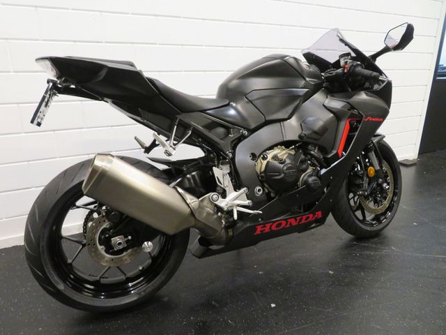 honda - cbr-1000-rr-fireblade