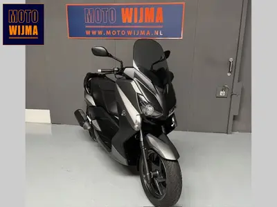 YAMAHA X MAX 250 ABS – foto 3