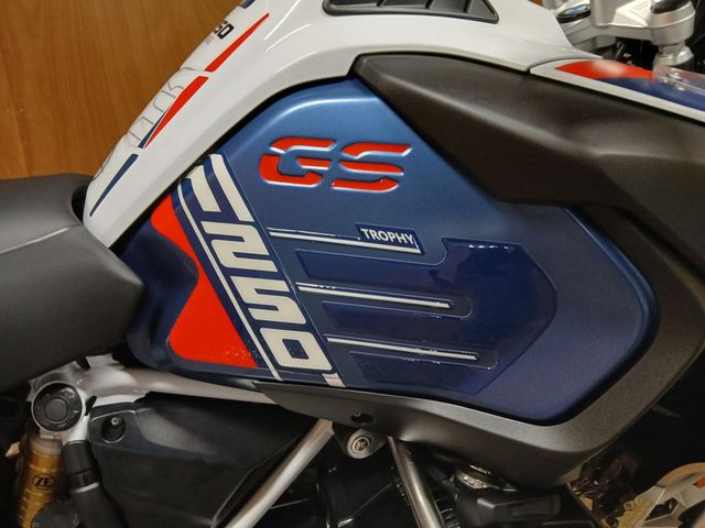 bmw - r-1250-gs-adventure