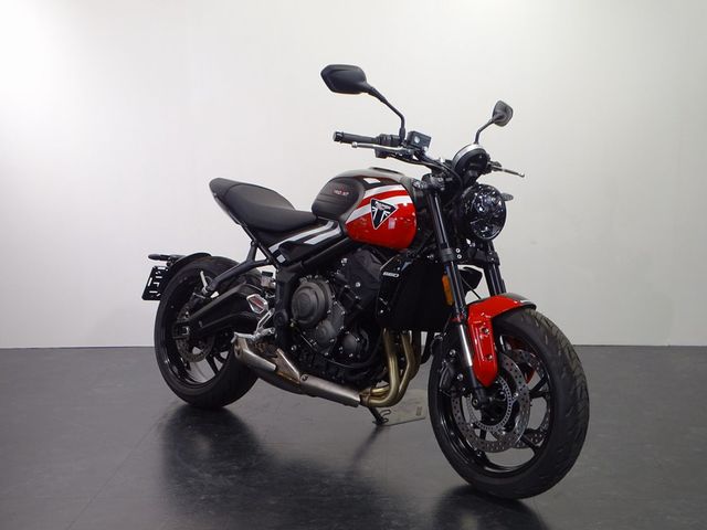 triumph - trident-660