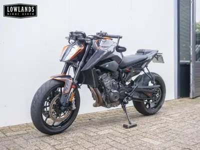 KTM 890 DUKE – foto 4