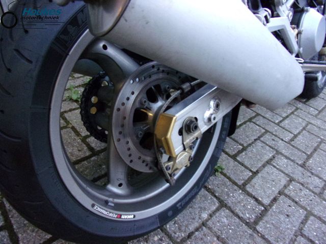 ducati - m-900-monster