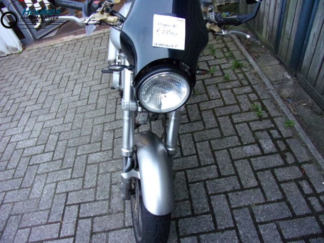 ducati - m-900-monster