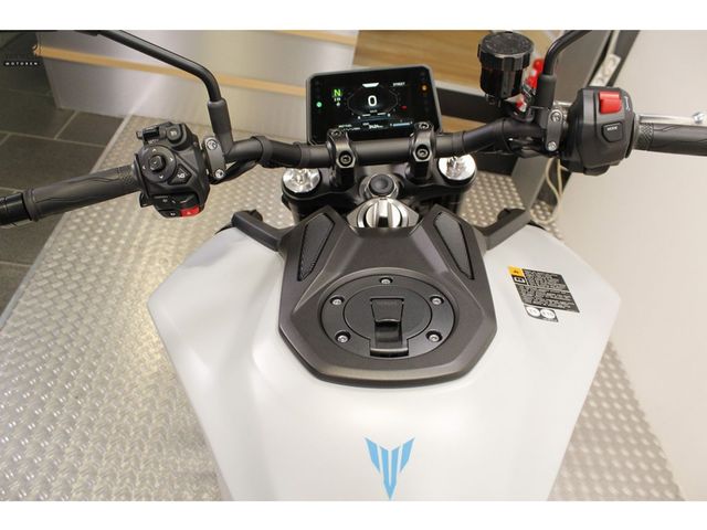 yamaha - mt-09-y-amt