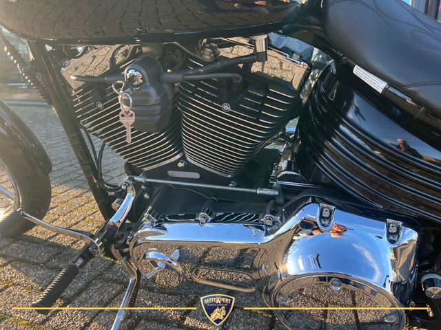 harley-davidson - rocker-c-fxcwc