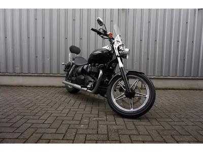 TRIUMPH SPEEDMASTER – foto 3