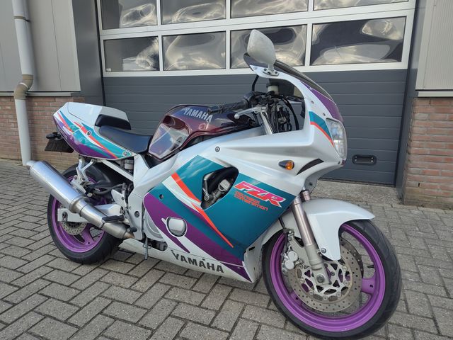 yamaha - fzr-600-r