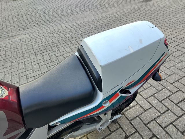 yamaha - fzr-600-r