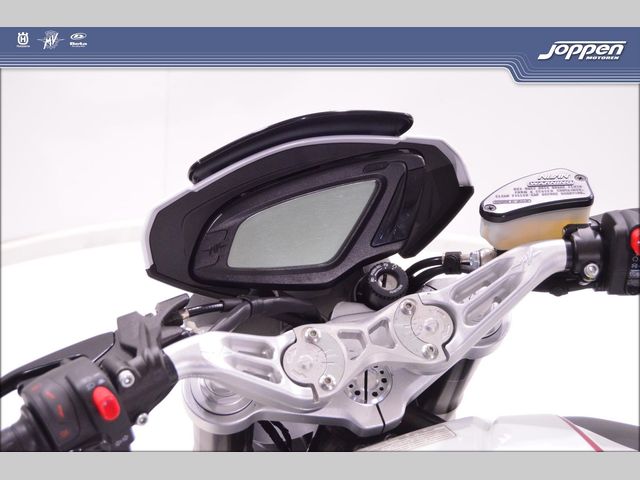 mv-agusta - dragster-800