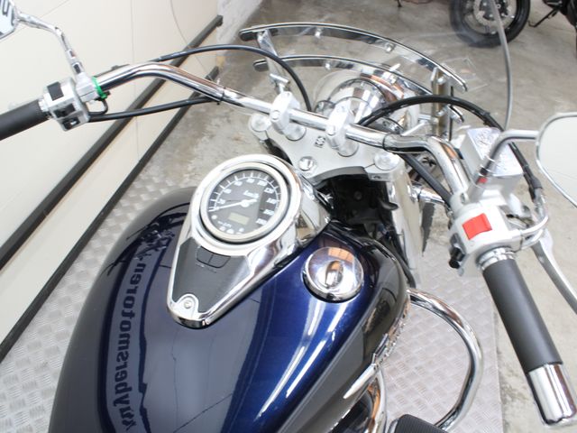 suzuki - intruder-c-800-classic