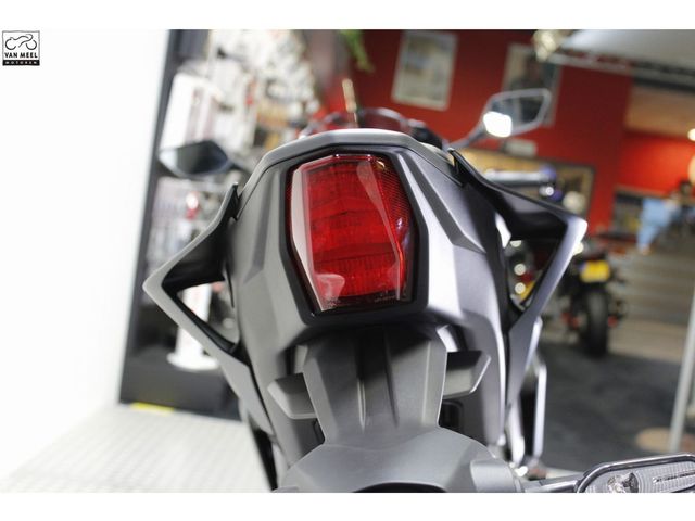 yamaha - r3