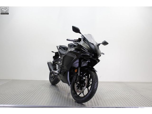 yamaha - r3