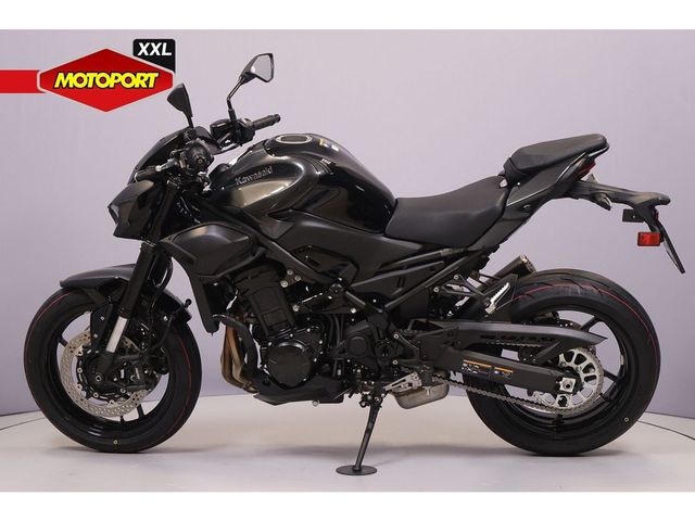 kawasaki - z900