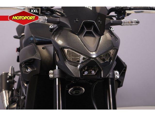 kawasaki - z900