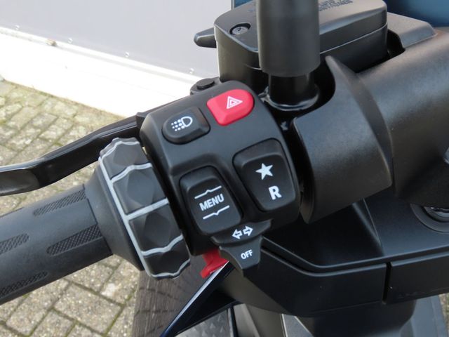 bmw - ce-04