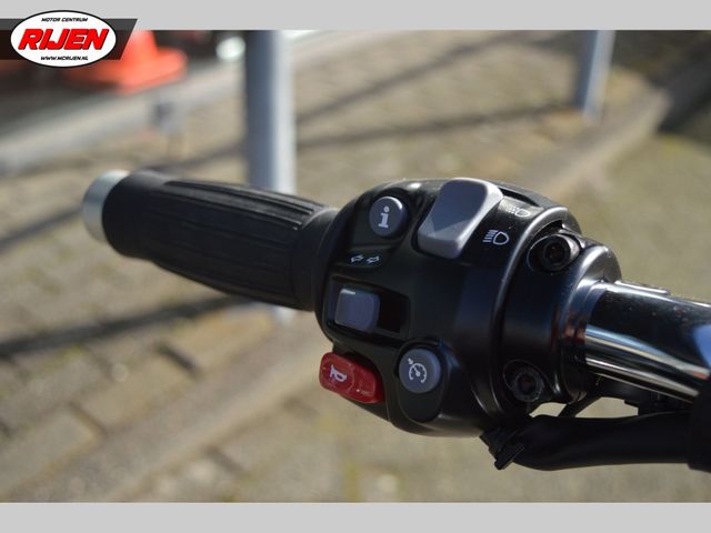 triumph - bonneville-speedmaster