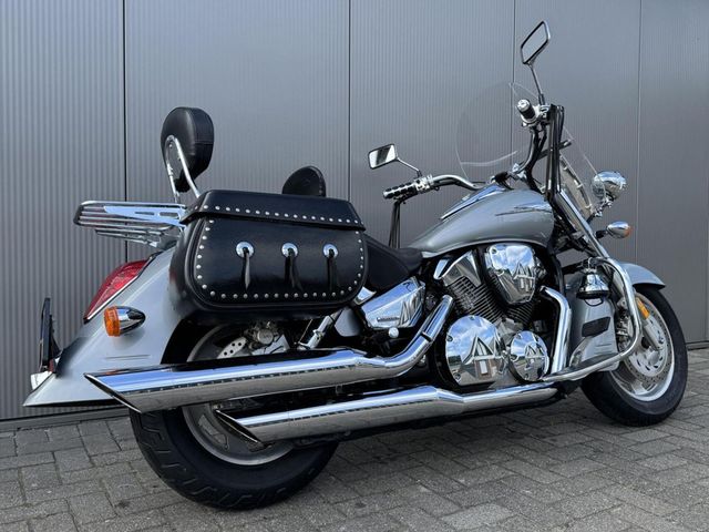 honda - vtx-1300-retro