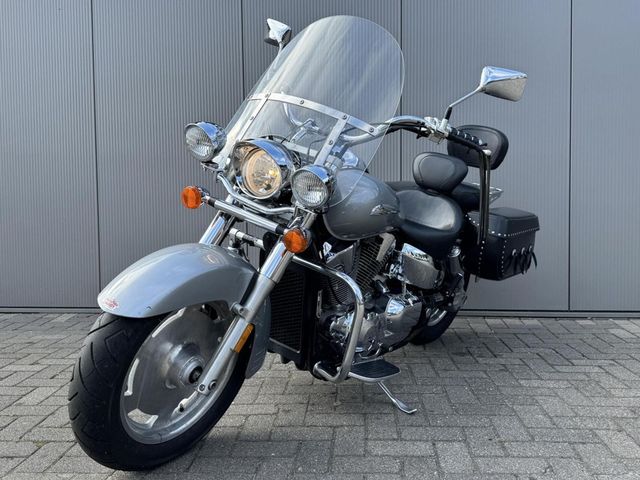honda - vtx-1300-retro