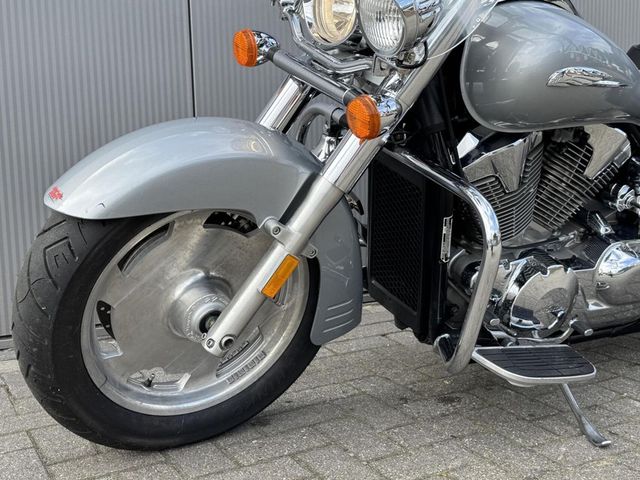 honda - vtx-1300-retro