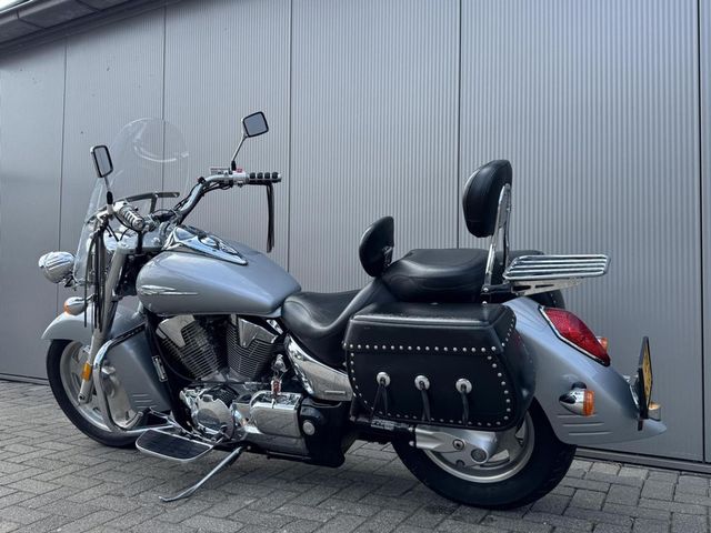honda - vtx-1300-retro
