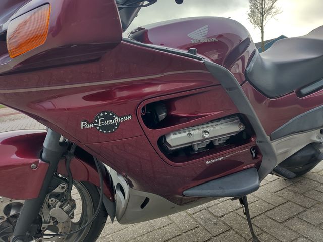 honda - st-1100-pan-european