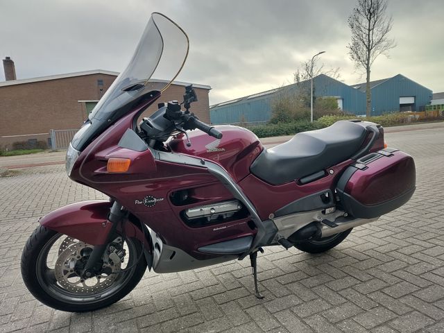 honda - st-1100-pan-european