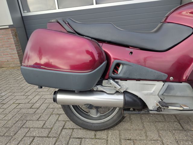 honda - st-1100-pan-european