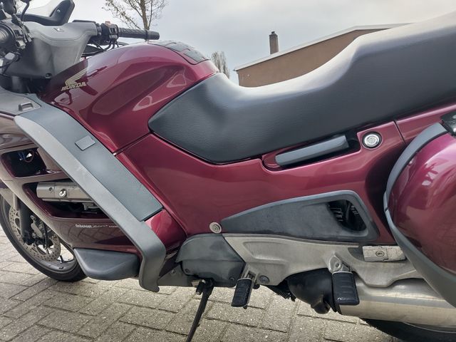 honda - st-1100-pan-european