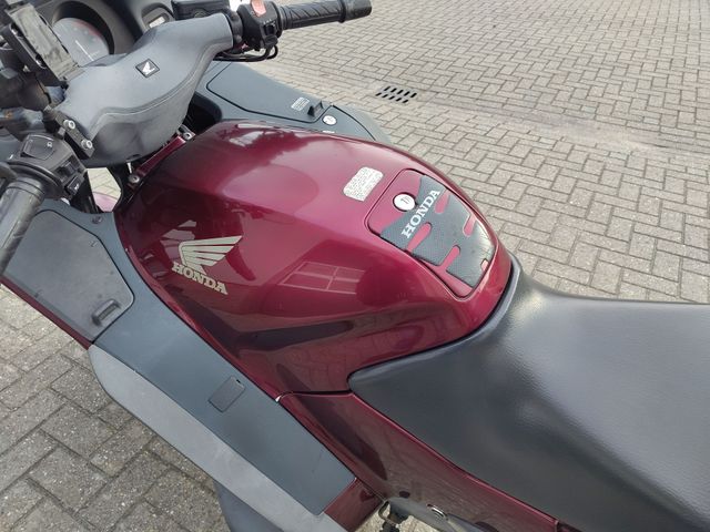 honda - st-1100-pan-european