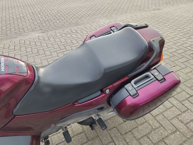 honda - st-1100-pan-european