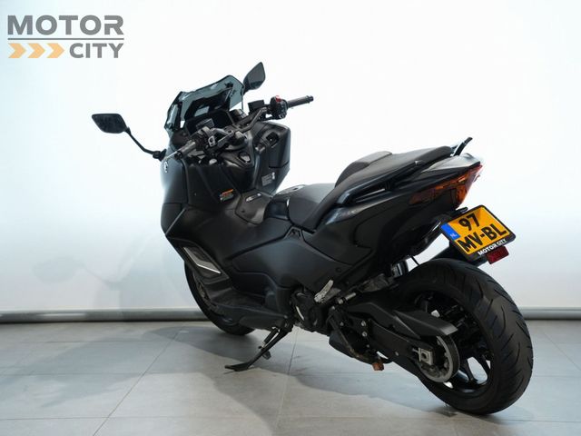yamaha - tmax-560