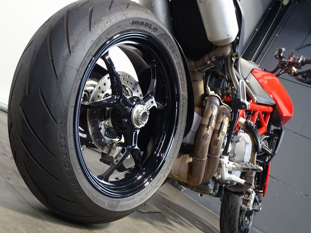 ducati - hypermotard-950