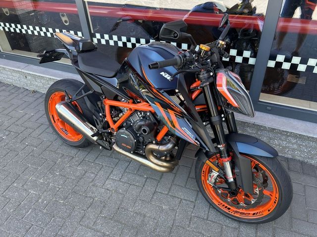 ktm - 1290-super-duke-r