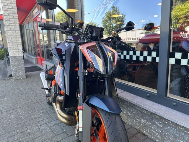 ktm - 1290-super-duke-r