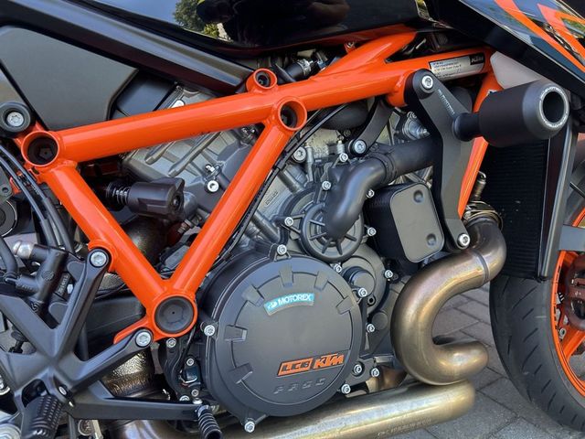 ktm - 1290-super-duke-r