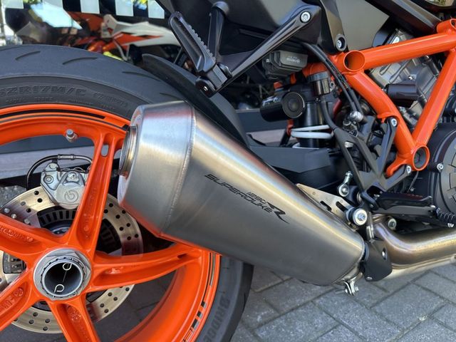 ktm - 1290-super-duke-r