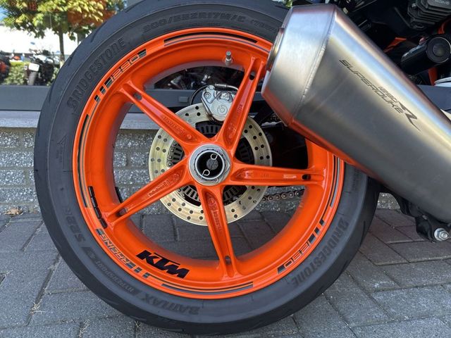 ktm - 1290-super-duke-r
