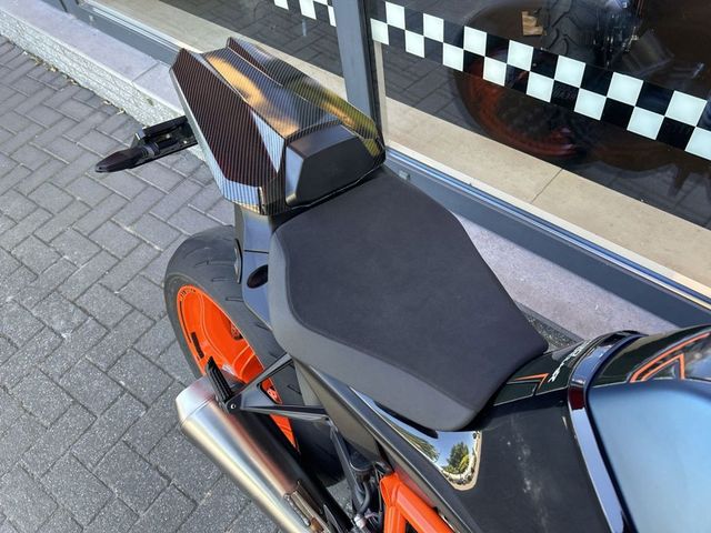 ktm - 1290-super-duke-r