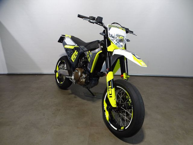 husqvarna - 701-supermoto