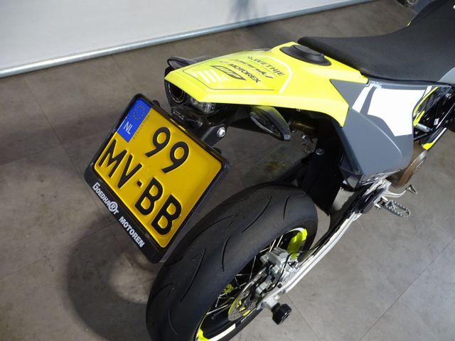 husqvarna - 701-supermoto
