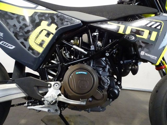 husqvarna - 701-supermoto