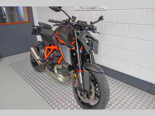 ktm - 1390-super-duke-r-evo