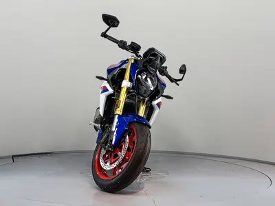 BMW F 900 R – foto 3