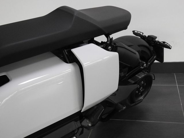 bmw - ce-04