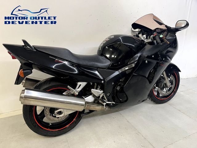 honda - cbr-1100--xx-super-blackbird