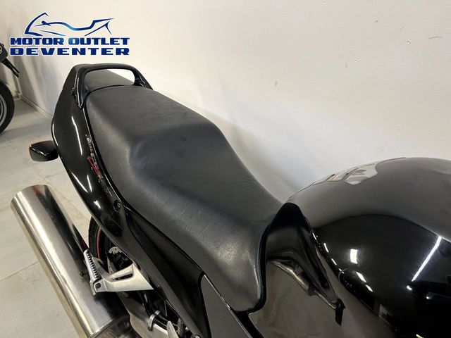 honda - cbr-1100--xx-super-blackbird