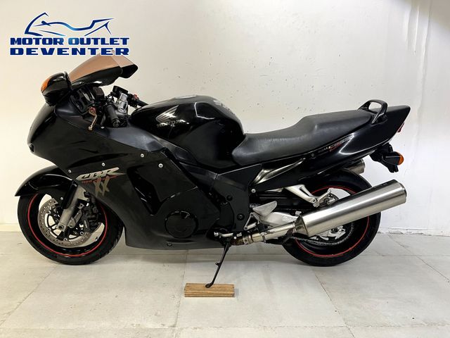 honda - cbr-1100--xx-super-blackbird