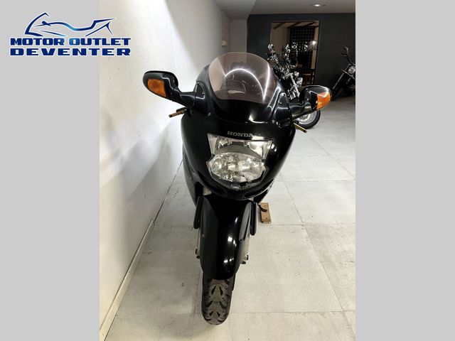 honda - cbr-1100--xx-super-blackbird