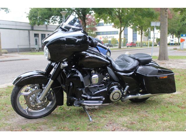 harley-davidson - street-glide-cvo-flhxse