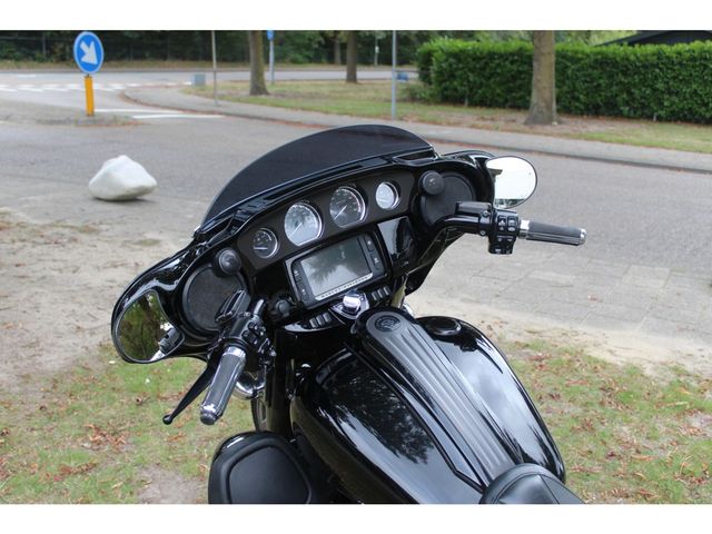 harley-davidson - street-glide-cvo-flhxse